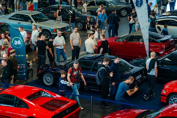 samochody na retro motor show