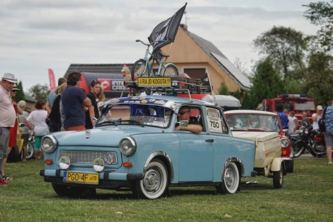 retro banda na retro motor show