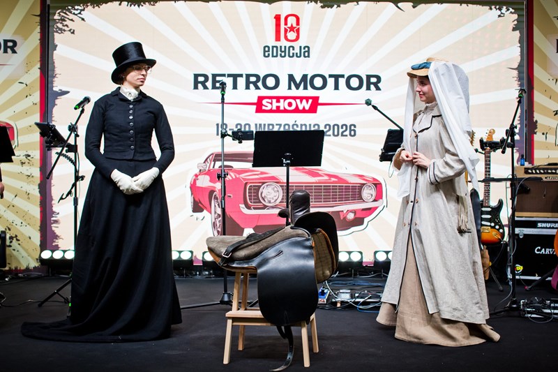 Pokaz mody historycznej GRH Zmierzch Epoki na Retro Motor Show